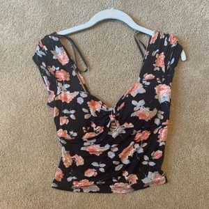 PINS & NEEDLES FLORAL CROP TOP